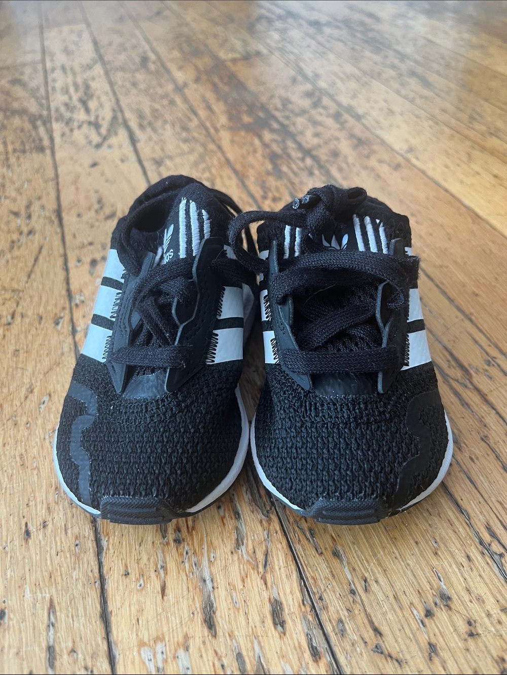 adidas baby Black & White Knit Sneakers